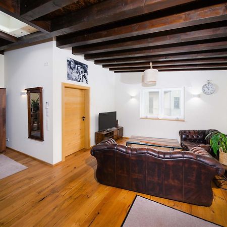 Apartment Black Der Sportschule Badura ライプツィヒ エクステリア 写真