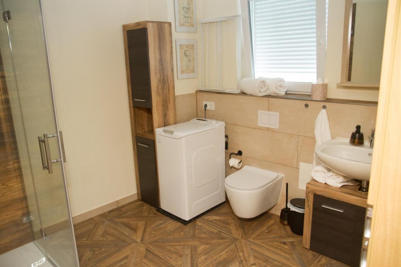 Apartment Black Der Sportschule Badura ライプツィヒ エクステリア 写真